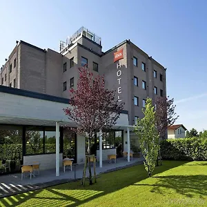 Ibis Firenze Prato Est 3*, Campi Bisenzio Olaszország